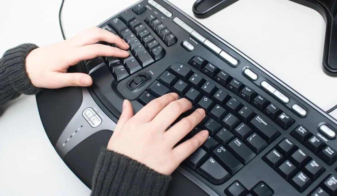 Ergonomía del Teclado: Tu Aliado para Prevenir Molestias en tus Manos
